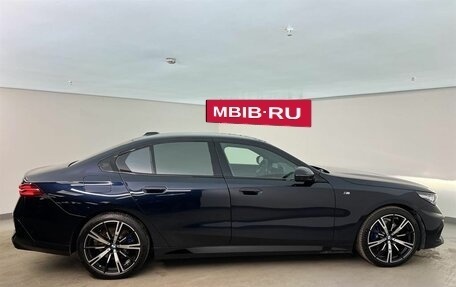 BMW 5 серия, 2025 год, 9 870 000 рублей, 6 фотография