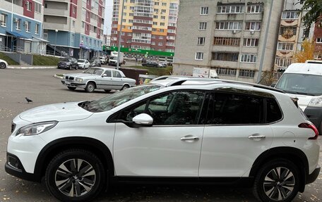 Peugeot 2008 II, 2019 год, 1 299 000 рублей, 4 фотография