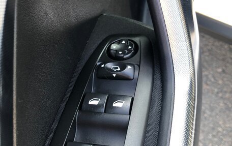 Peugeot 2008 II, 2019 год, 1 299 000 рублей, 13 фотография