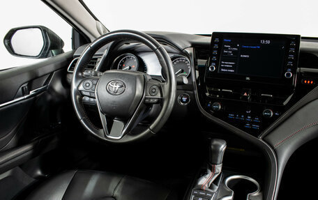 Toyota Camry, 2021 год, 4 100 000 рублей, 13 фотография