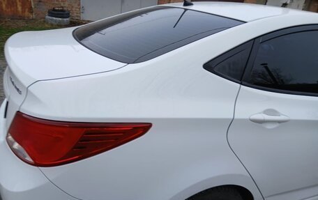 Hyundai Solaris II рестайлинг, 2015 год, 900 000 рублей, 3 фотография