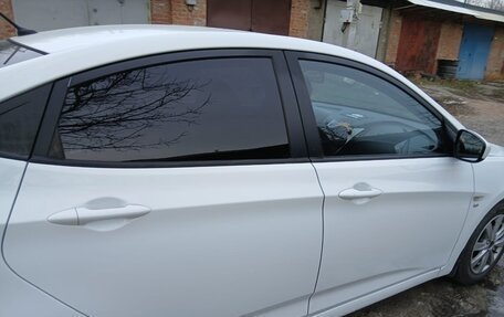 Hyundai Solaris II рестайлинг, 2015 год, 900 000 рублей, 6 фотография