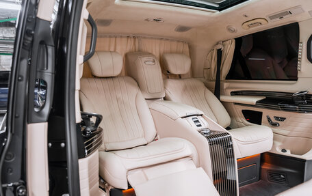 Mercedes-Benz V-Класс, 2022 год, 16 000 000 рублей, 2 фотография