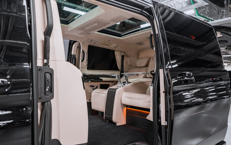 Mercedes-Benz V-Класс, 2022 год, 16 000 000 рублей, 17 фотография