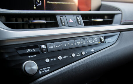 Lexus ES VII, 2021 год, 3 890 000 рублей, 18 фотография