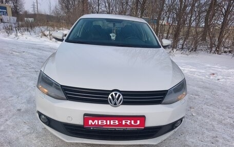 Volkswagen Jetta VI, 2013 год, 990 000 рублей, 1 фотография