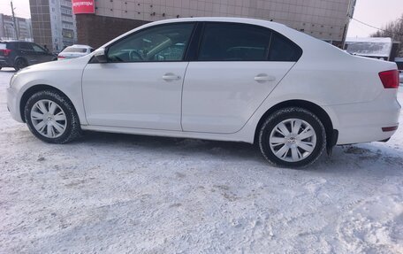 Volkswagen Jetta VI, 2013 год, 990 000 рублей, 2 фотография