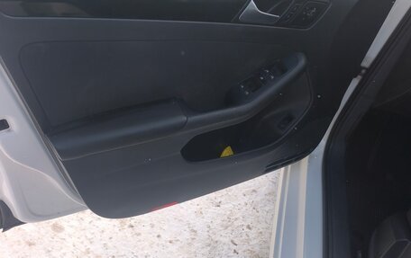 Volkswagen Jetta VI, 2013 год, 990 000 рублей, 6 фотография