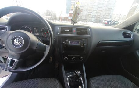 Volkswagen Jetta VI, 2013 год, 990 000 рублей, 12 фотография