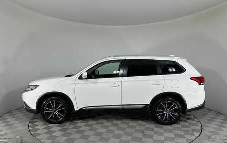Mitsubishi Outlander III рестайлинг 3, 2018 год, 2 247 000 рублей, 8 фотография