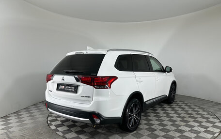 Mitsubishi Outlander III рестайлинг 3, 2018 год, 2 247 000 рублей, 5 фотография