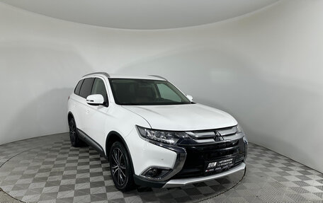 Mitsubishi Outlander III рестайлинг 3, 2018 год, 2 247 000 рублей, 3 фотография