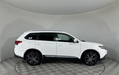 Mitsubishi Outlander III рестайлинг 3, 2018 год, 2 247 000 рублей, 4 фотография