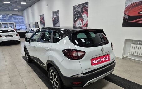 Renault Kaptur I рестайлинг, 2017 год, 1 396 000 рублей, 5 фотография