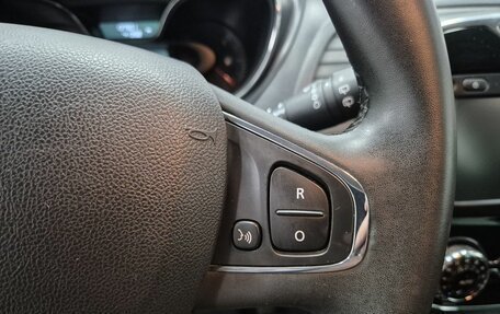 Renault Kaptur I рестайлинг, 2017 год, 1 396 000 рублей, 23 фотография