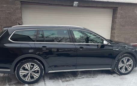 Volkswagen Passat B8 рестайлинг, 2019 год, 3 950 000 рублей, 6 фотография