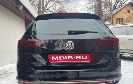 Volkswagen Passat B8 рестайлинг, 2019 год, 3 950 000 рублей, 8 фотография