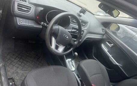 KIA Rio III рестайлинг, 2013 год, 1 000 000 рублей, 8 фотография