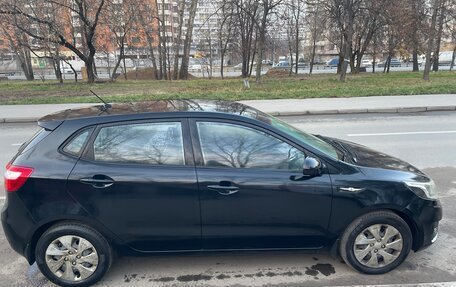 KIA Rio III рестайлинг, 2013 год, 1 000 000 рублей, 5 фотография