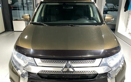 Mitsubishi Outlander III рестайлинг 3, 2019 год, 2 750 000 рублей, 3 фотография