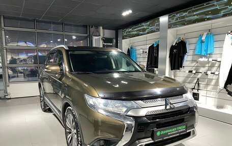 Mitsubishi Outlander III рестайлинг 3, 2019 год, 2 750 000 рублей, 2 фотография