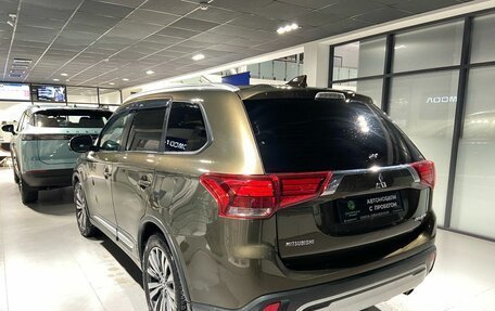 Mitsubishi Outlander III рестайлинг 3, 2019 год, 2 750 000 рублей, 5 фотография
