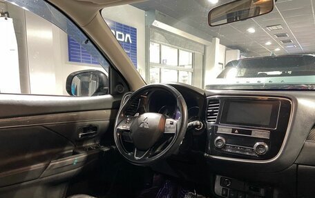 Mitsubishi Outlander III рестайлинг 3, 2019 год, 2 750 000 рублей, 8 фотография