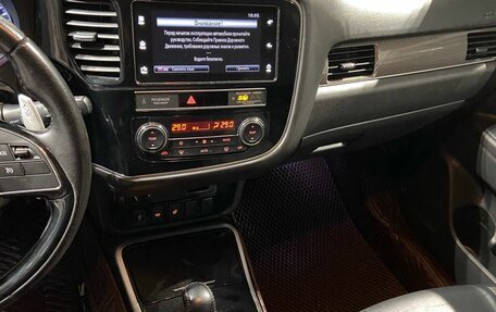 Mitsubishi Outlander III рестайлинг 3, 2019 год, 2 750 000 рублей, 18 фотография