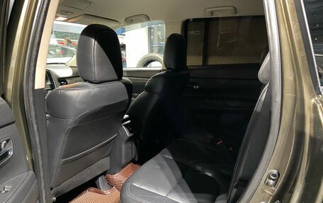 Mitsubishi Outlander III рестайлинг 3, 2019 год, 2 750 000 рублей, 26 фотография