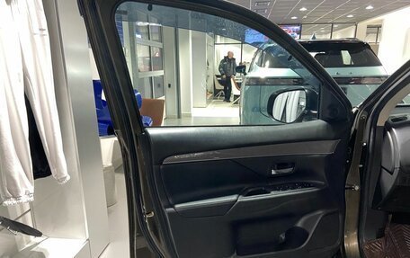 Mitsubishi Outlander III рестайлинг 3, 2019 год, 2 750 000 рублей, 28 фотография