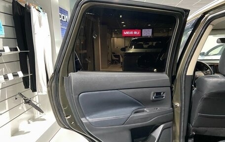 Mitsubishi Outlander III рестайлинг 3, 2019 год, 2 750 000 рублей, 25 фотография