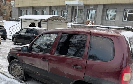 Chevrolet Niva I рестайлинг, 2004 год, 190 000 рублей, 11 фотография