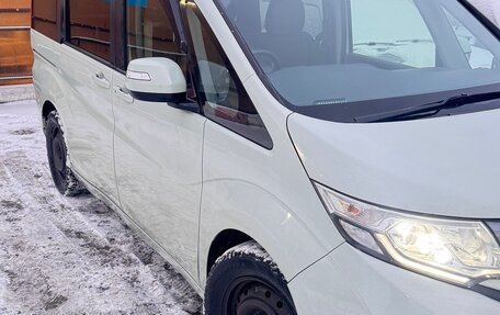 Honda Stepwgn IV, 2016 год, 1 750 000 рублей, 6 фотография