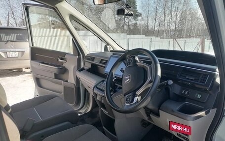 Honda Stepwgn IV, 2016 год, 1 750 000 рублей, 9 фотография