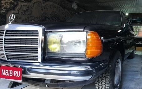 Mercedes-Benz W123, 1977 год, 599 000 рублей, 1 фотография