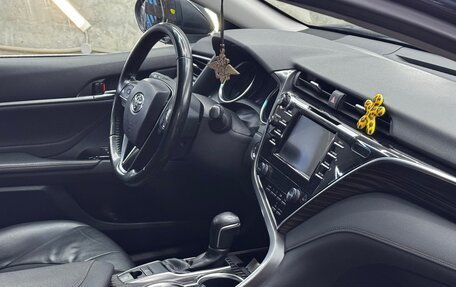 Toyota Camry, 2019 год, 2 650 000 рублей, 5 фотография