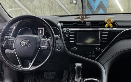 Toyota Camry, 2019 год, 2 650 000 рублей, 6 фотография