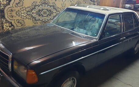 Mercedes-Benz W123, 1977 год, 599 000 рублей, 2 фотография