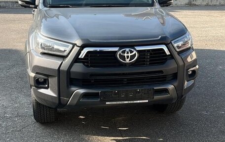 Toyota Hilux VIII, 2023 год, 7 500 000 рублей, 6 фотография
