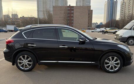 Infiniti QX50 I рестайлинг, 2017 год, 2 200 000 рублей, 4 фотография