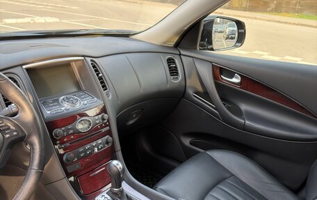 Infiniti QX50 I рестайлинг, 2017 год, 2 200 000 рублей, 13 фотография