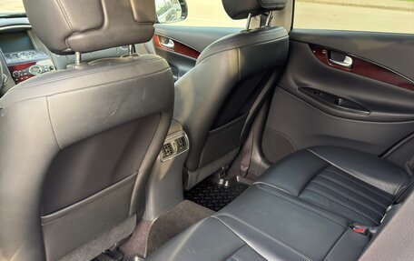 Infiniti QX50 I рестайлинг, 2017 год, 2 200 000 рублей, 18 фотография