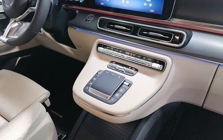 Mercedes-Benz V-Класс, 2024 год, 18 050 000 рублей, 15 фотография