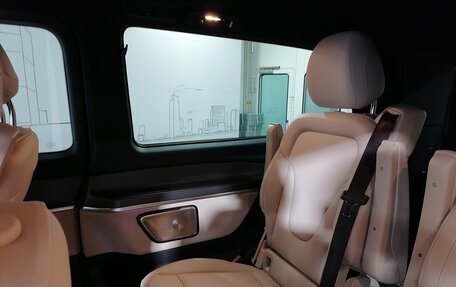 Mercedes-Benz V-Класс, 2024 год, 18 050 000 рублей, 26 фотография