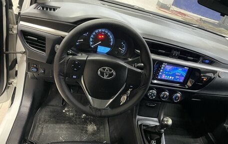 Toyota Corolla, 2015 год, 1 365 000 рублей, 5 фотография