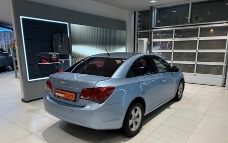 Chevrolet Cruze II, 2010 год, 599 000 рублей, 4 фотография