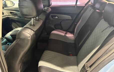 Chevrolet Cruze II, 2010 год, 599 000 рублей, 9 фотография