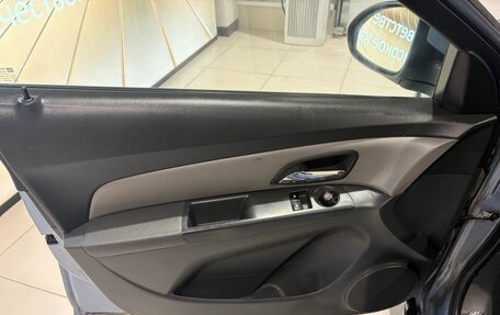 Chevrolet Cruze II, 2010 год, 599 000 рублей, 8 фотография