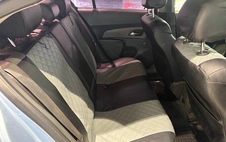 Chevrolet Cruze II, 2010 год, 599 000 рублей, 10 фотография