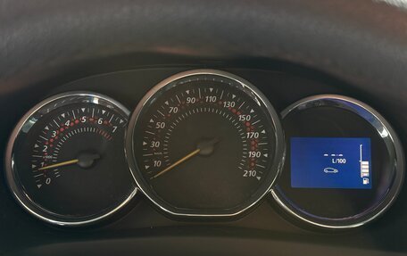 Renault Sandero II рестайлинг, 2015 год, 840 000 рублей, 15 фотография